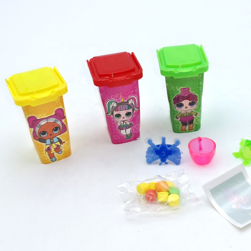 GARBAGE CAN WITH